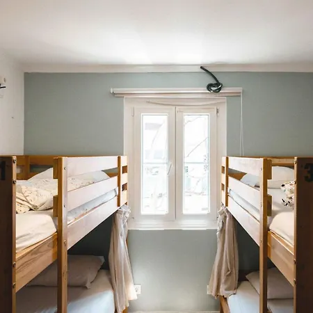 بيت شباب Bay *