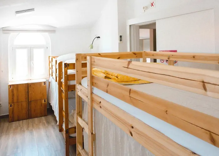 Bay بيت شباب *