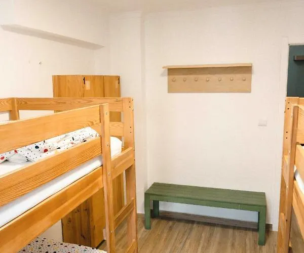 بيت شباب Bay *